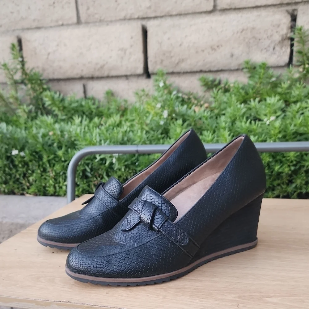 SOUL Naturalizer Women's Hila Loafer Wedge Women' 8.5 Black Snakeskin embossed